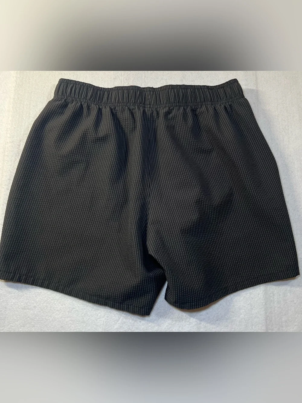 Hollister Men's Mid-Thigh Seersucker Volley Swim Shorts,Black/Dark Gray,L